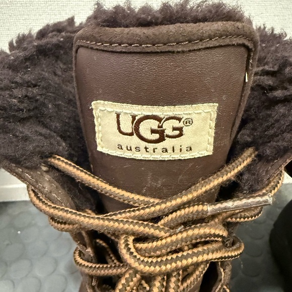 UGG ADIRONDACK 7.5 Women's Outdoor Waterproof Brown Leather Suede Boot Winter - Picture 5 of 16